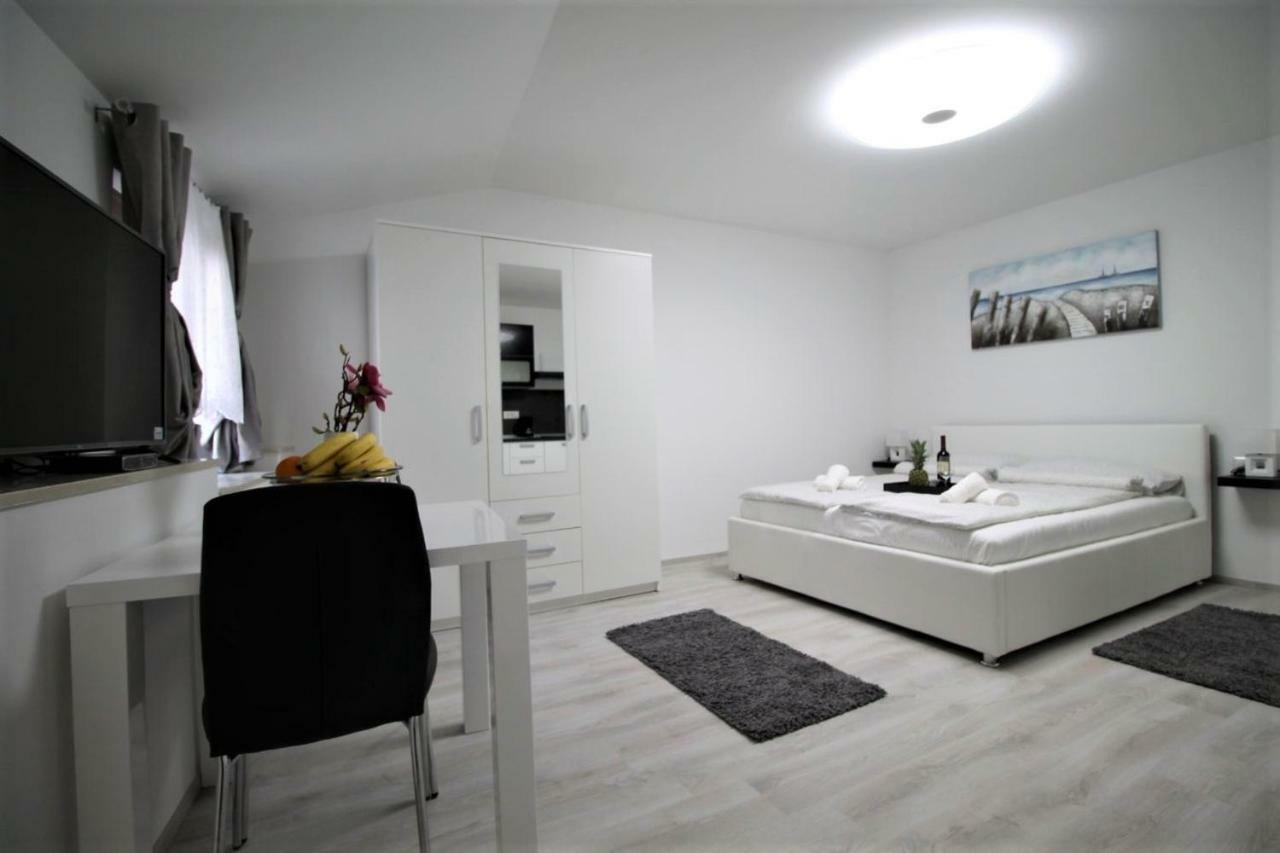 Arbel Apartments Porec Exterior photo